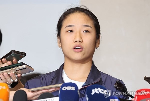 进攻效率都很高！活塞首节34-32湖人，合计命中10记三分