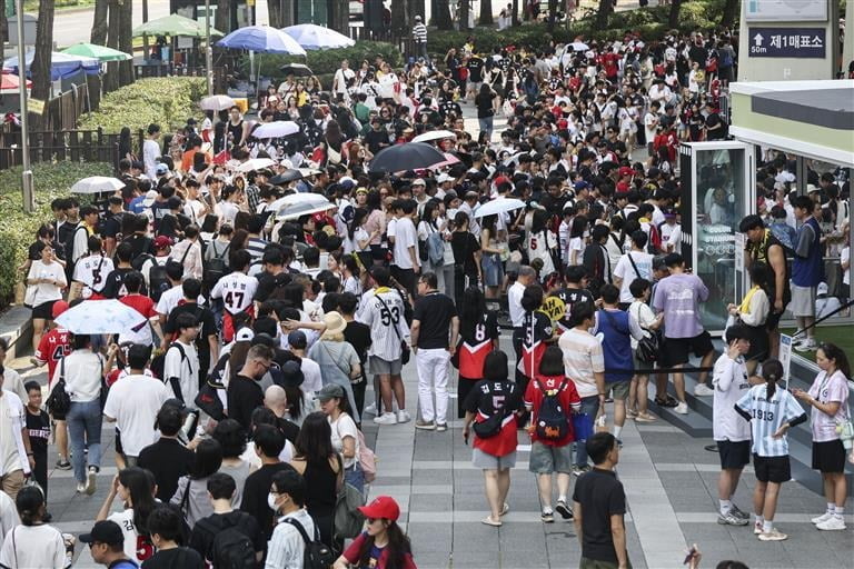 五大联赛射手榜：哈兰德9球断层领跑，格林伍德5球位列第二