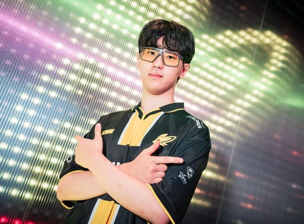 阿森纳vs布莱顿全场数据：射门数11-22，射正数7-4