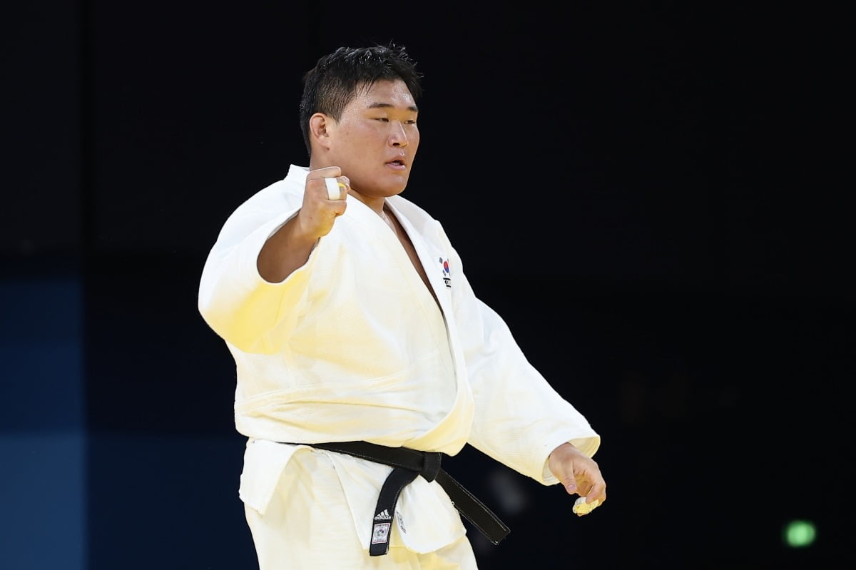 ✈️库里超远三分再进！勇士113-113战平湖人