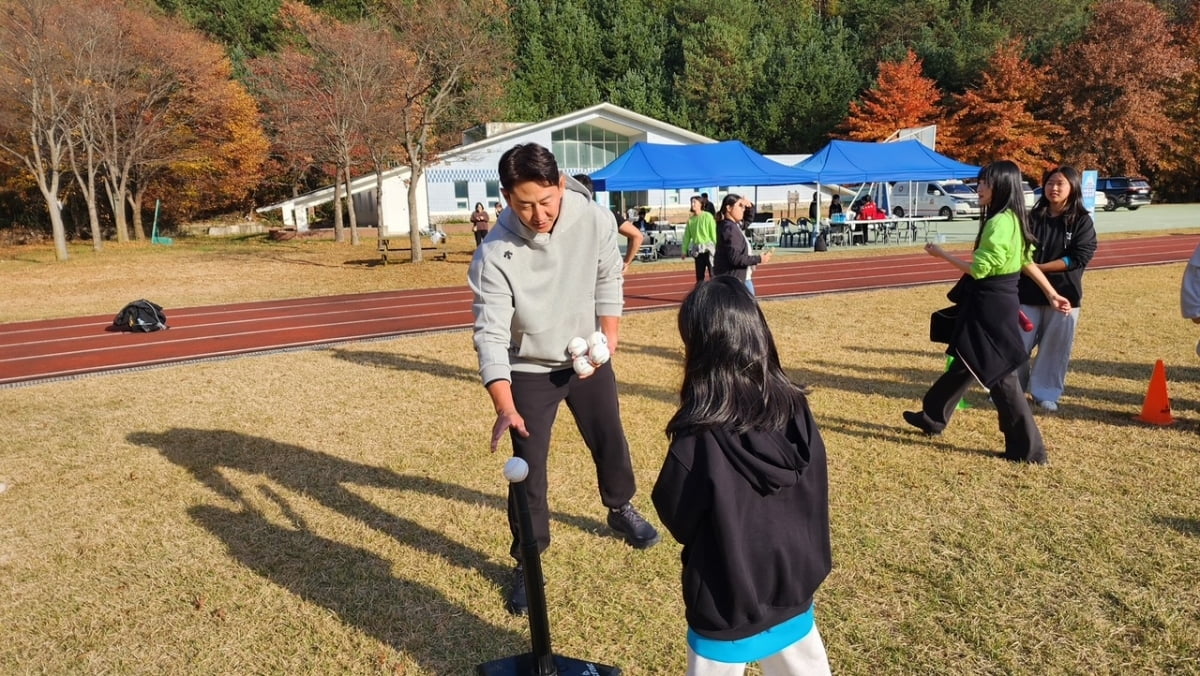 官方：那不勒斯门将梅雷特内收肌受伤 至少缺席3到4周