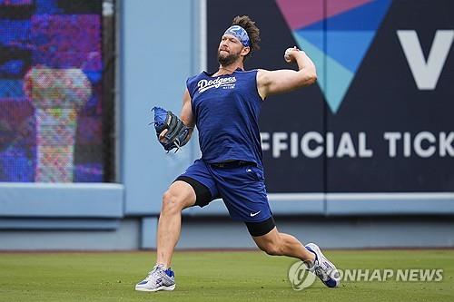 恩佐门前头球补射破门，切尔西2-0领先莱斯特城