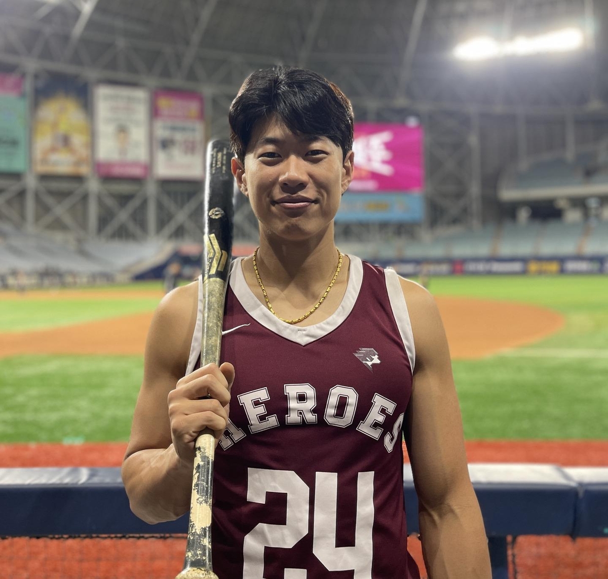 官方：拜仁外租前锋萨拉戈萨右脚第五跖骨骨折