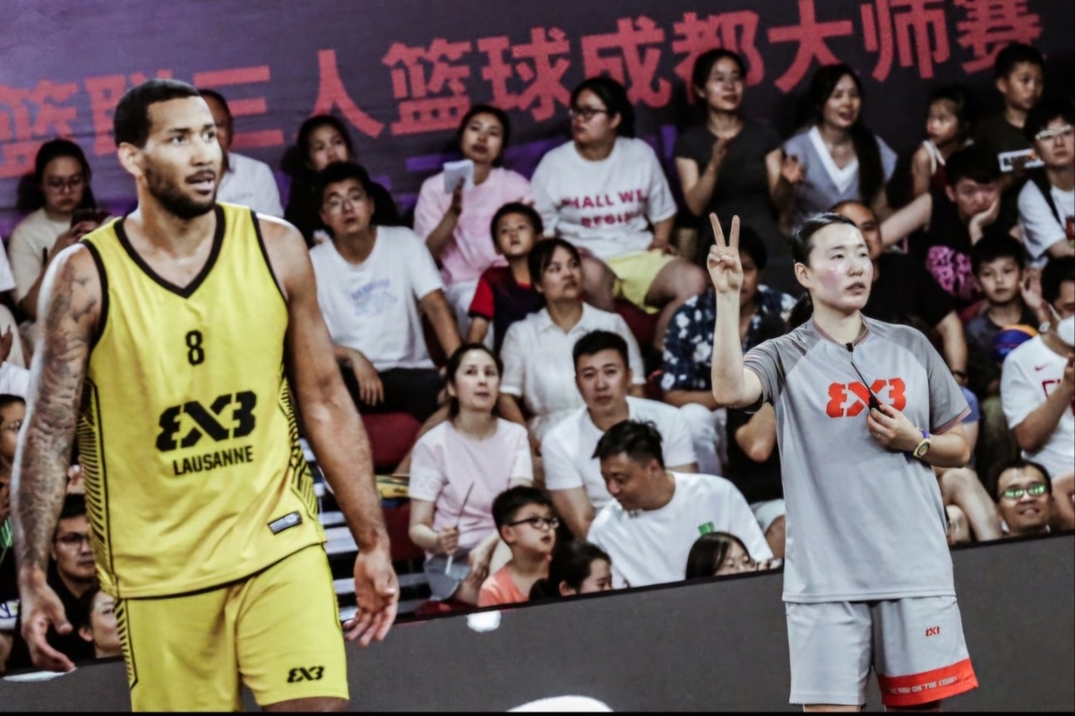 维拉vs尤文半场数据：射门8-4射正1-1，禁区内触球15-3