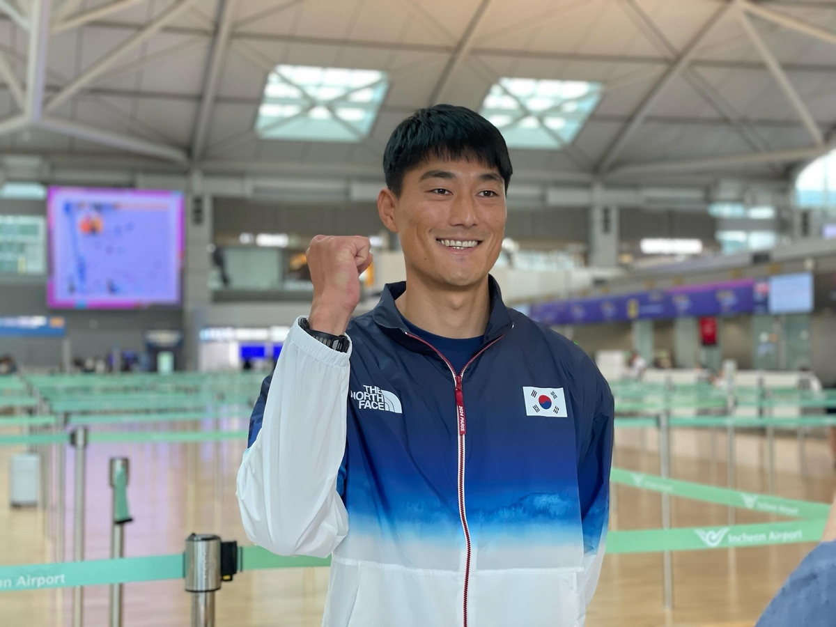 萨哈：C罗退役后可以学雷诺兹收购俱乐部，也许会创造奇迹