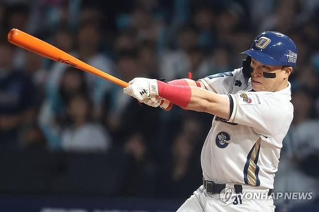 梅西共得到13位队长、18位教练以及3位记者的第一顺位选票