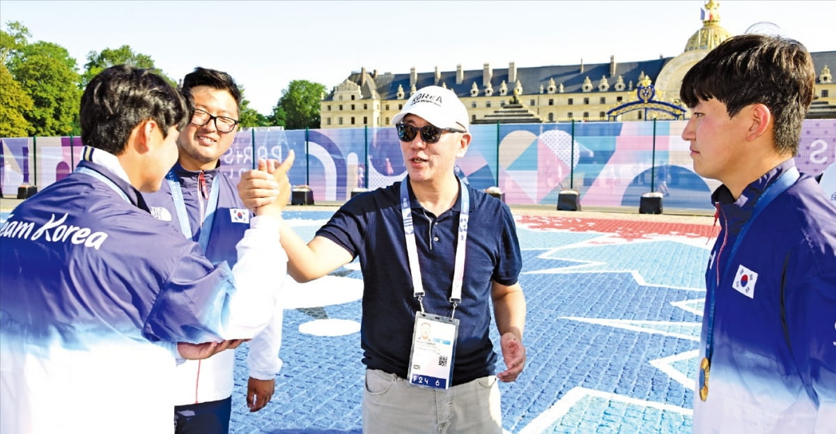 孔蒂执教那不勒斯意甲前10场25分，本世纪队史主帅并列第二