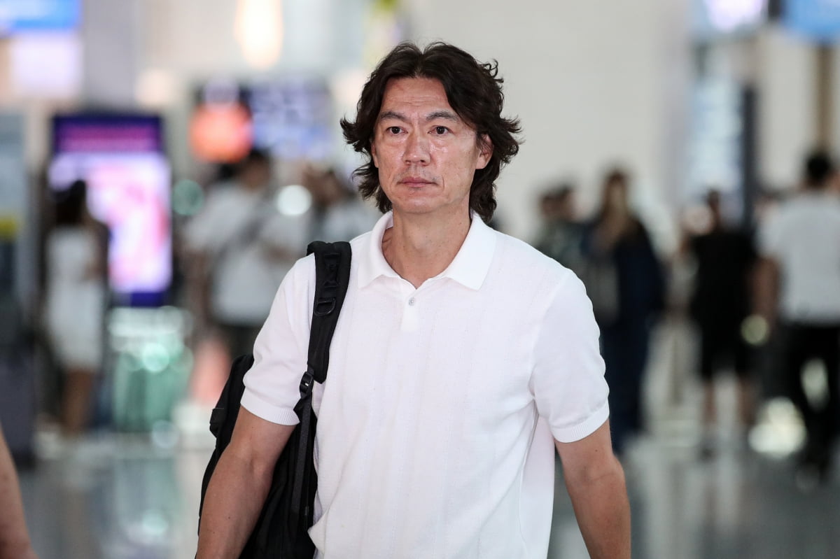 邮报：阿森纳CEO离席是为了支持球队，赛后他留在了阿提哈德