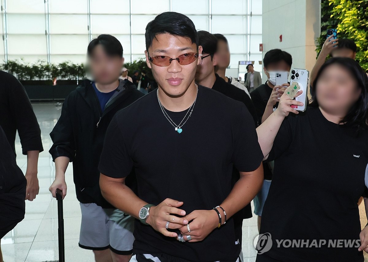 拉什福德射门变线入网，曼联1-0领先埃弗顿