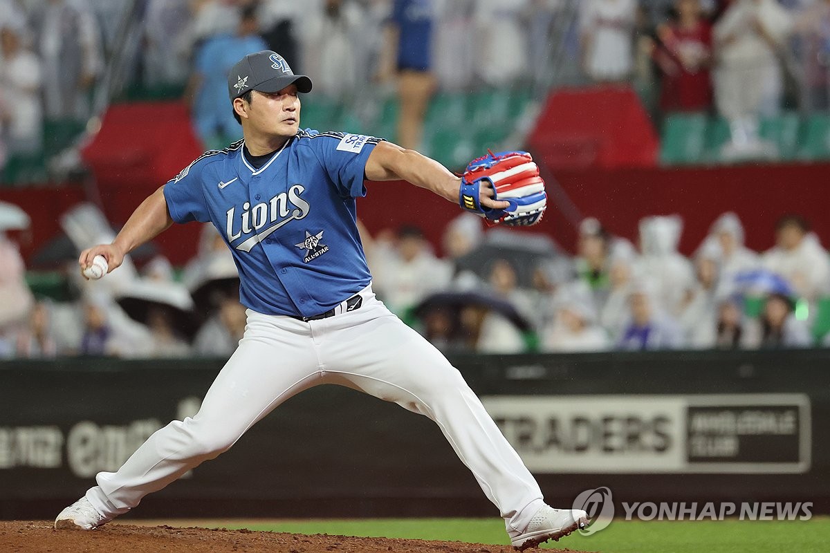 拉什福德射门变线入网，曼联1-0领先埃弗顿
