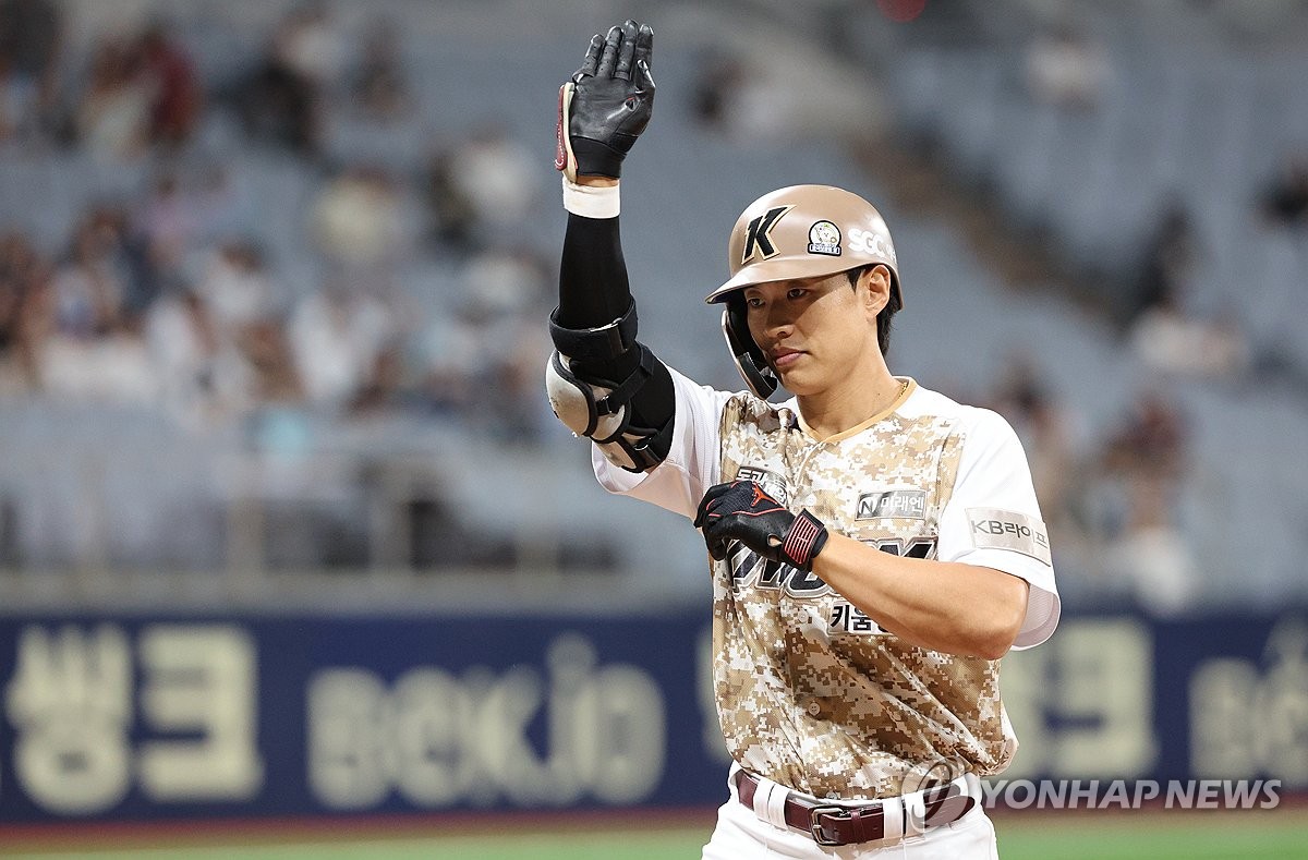 CBA战报：余嘉豪8中8，北控4人空砍20+，浙江123-118北控