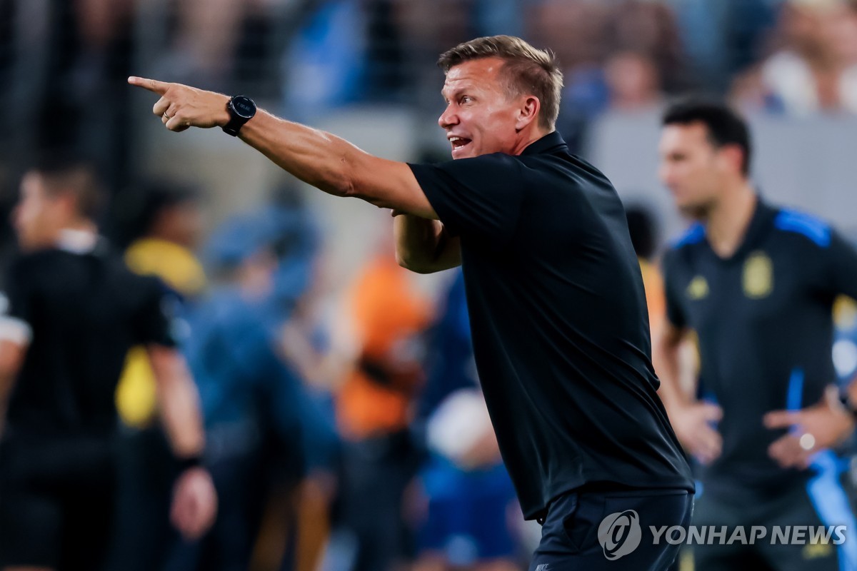 ⚽韩K半场：郑承原远射建功 金台翰破门 水原FC暂2-0江原FC