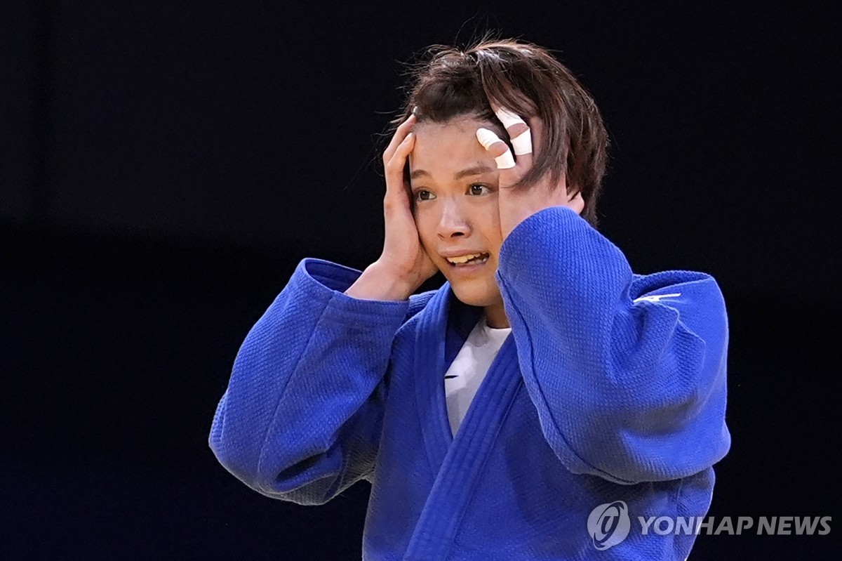 日乒一哥3-0横扫队友晋级：下轮战卡尔伯格 张本智和握拳怒吼