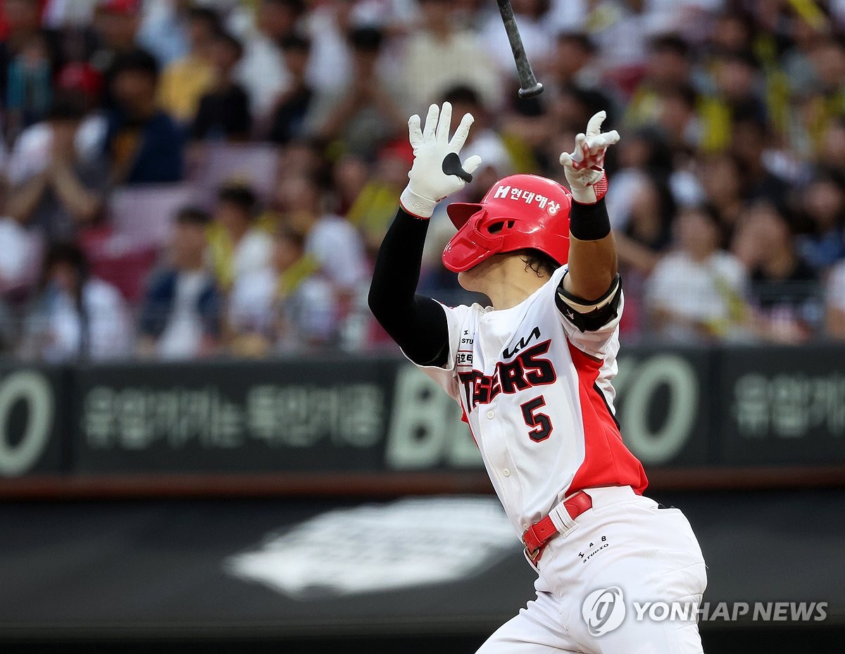 ✈️曼联主场4-0大胜！重返英超积分榜上半区