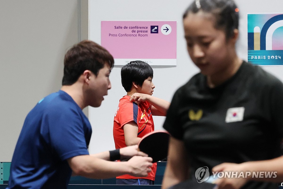 ⚽英超战报：B费击中横梁 达洛特补时救险 曼联0-0维拉连续5场不胜