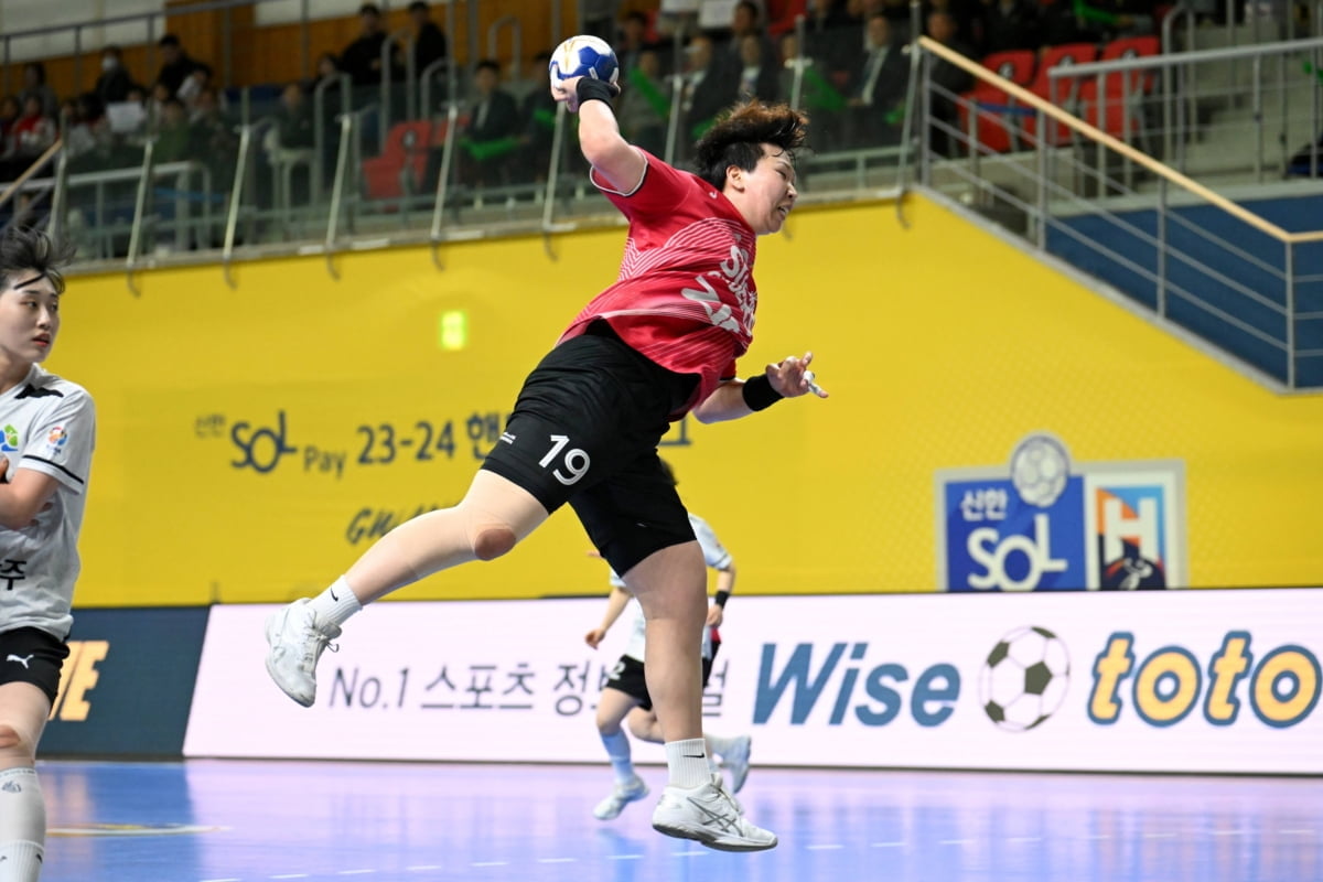 开局低迷！北京首节5分钟8中1，以5-16落后辽宁